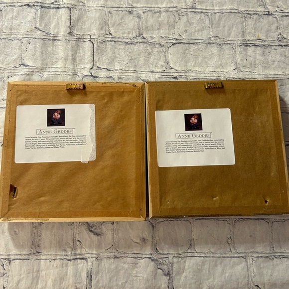 ANNE GEDDES (2) ADORABLE WALL SQUARE BABIES AND FLOWERS PICTURE FRAMES - Picture 4 of 6